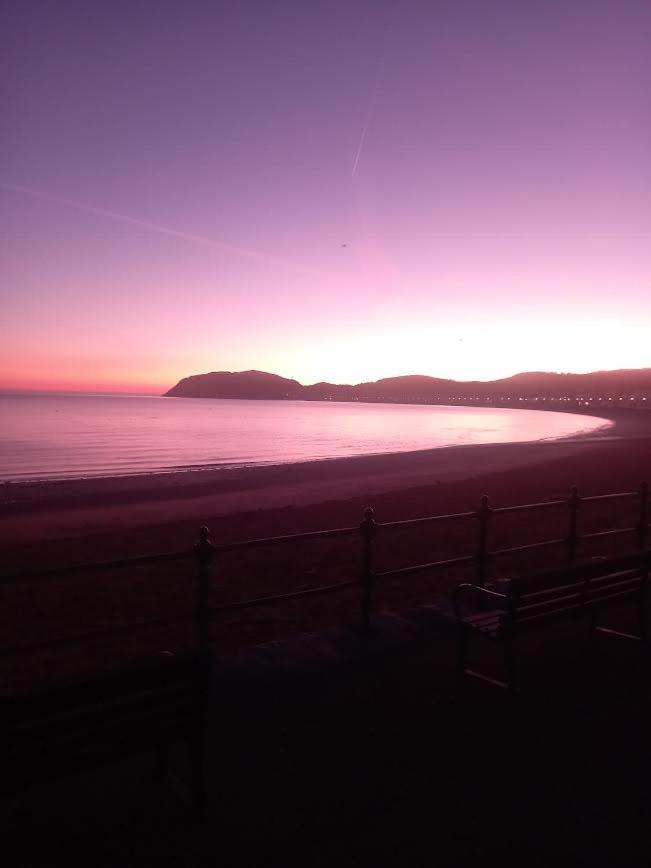 Glan Y Mor Hotel (Adults Only) Llandudno Buitenkant foto