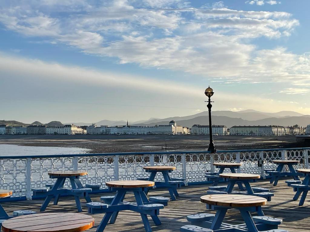 Glan Y Mor Hotel (Adults Only) Llandudno Buitenkant foto