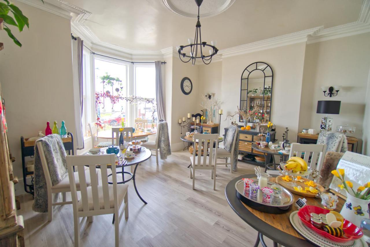 Glan Y Mor Hotel (Adults Only) Llandudno Buitenkant foto