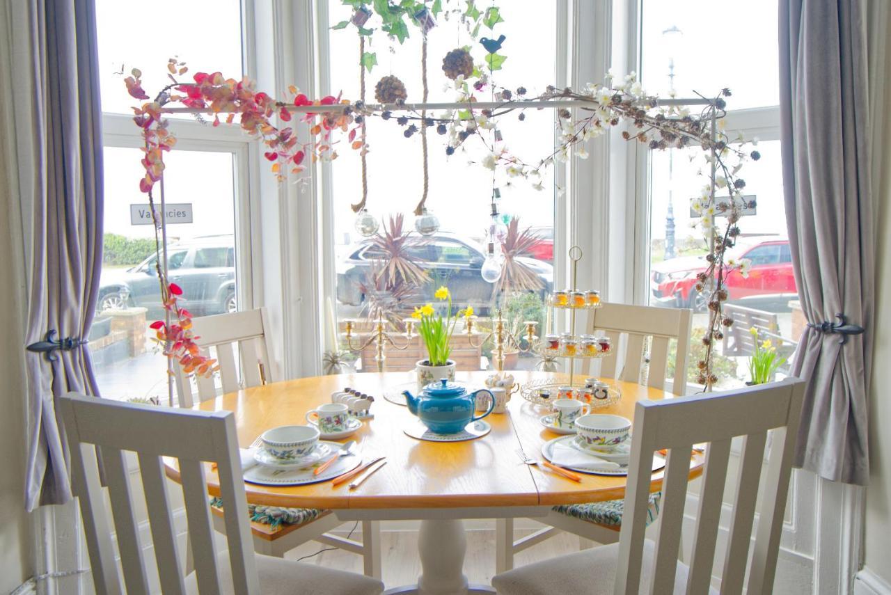 Glan Y Mor Hotel (Adults Only) Llandudno Buitenkant foto