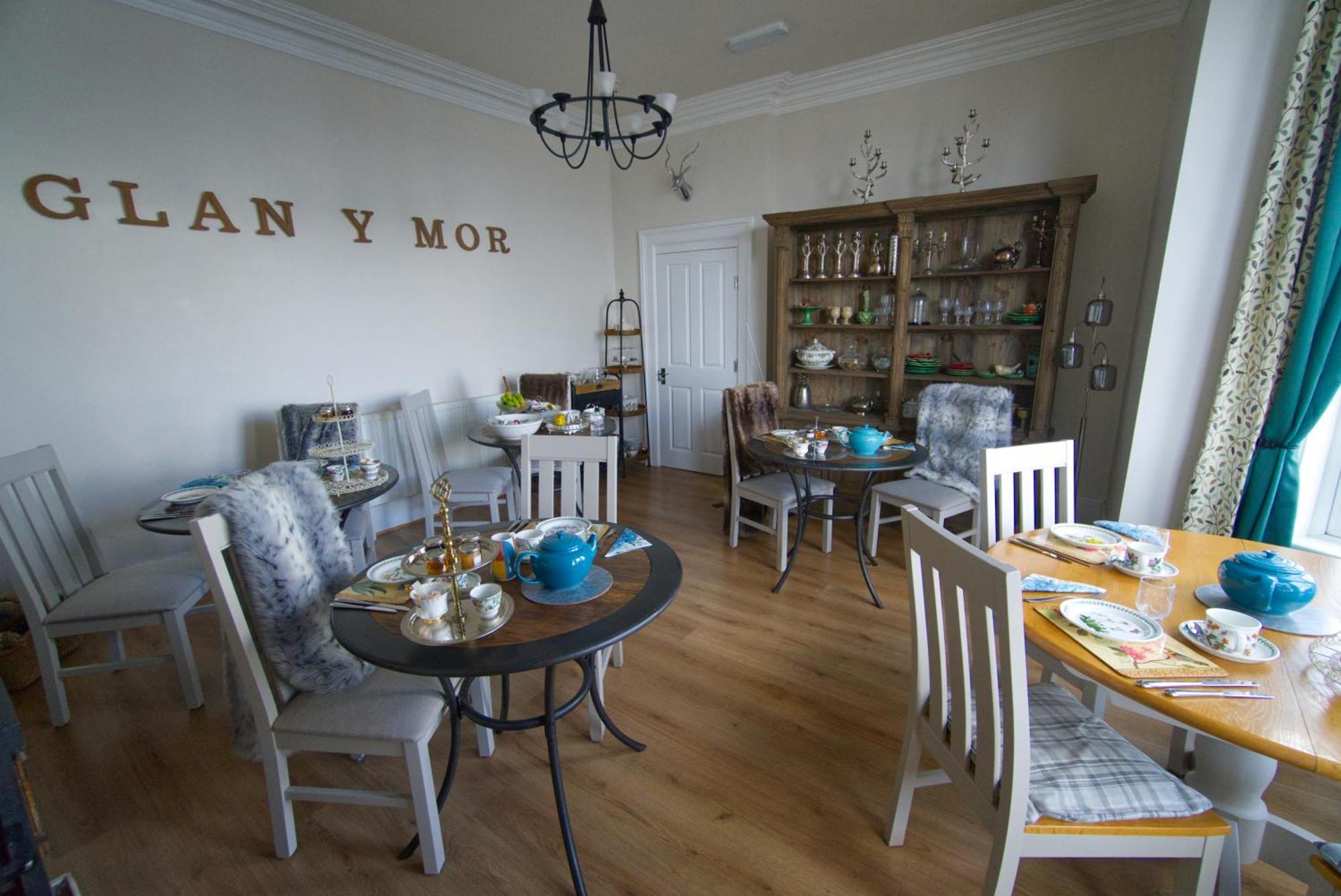 Glan Y Mor Hotel (Adults Only) Llandudno Buitenkant foto