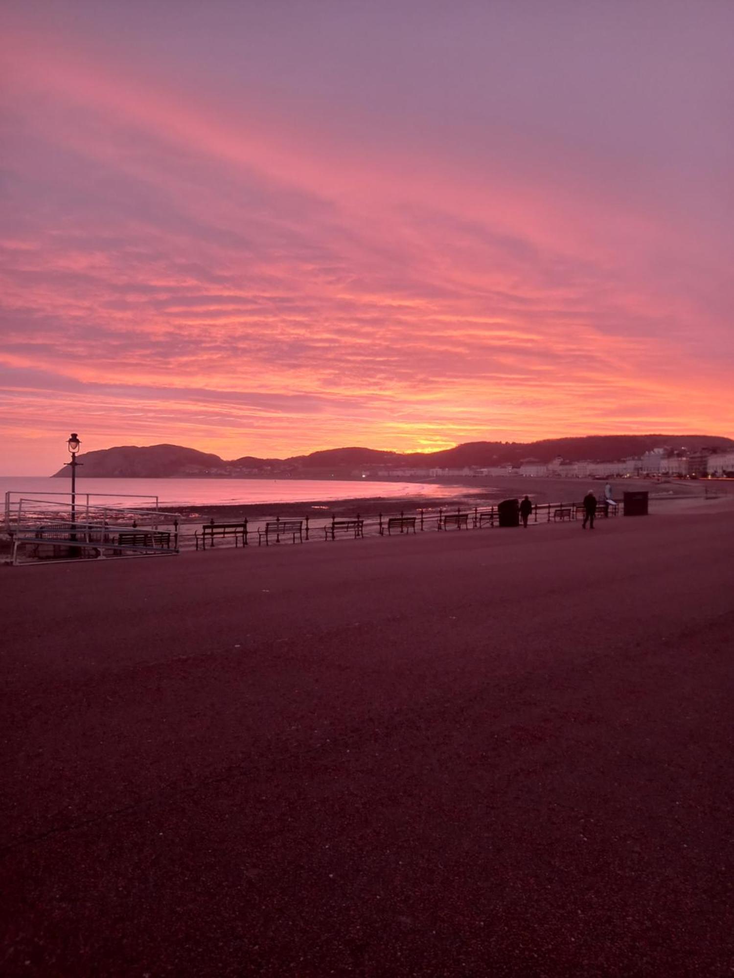 Glan Y Mor Hotel (Adults Only) Llandudno Buitenkant foto